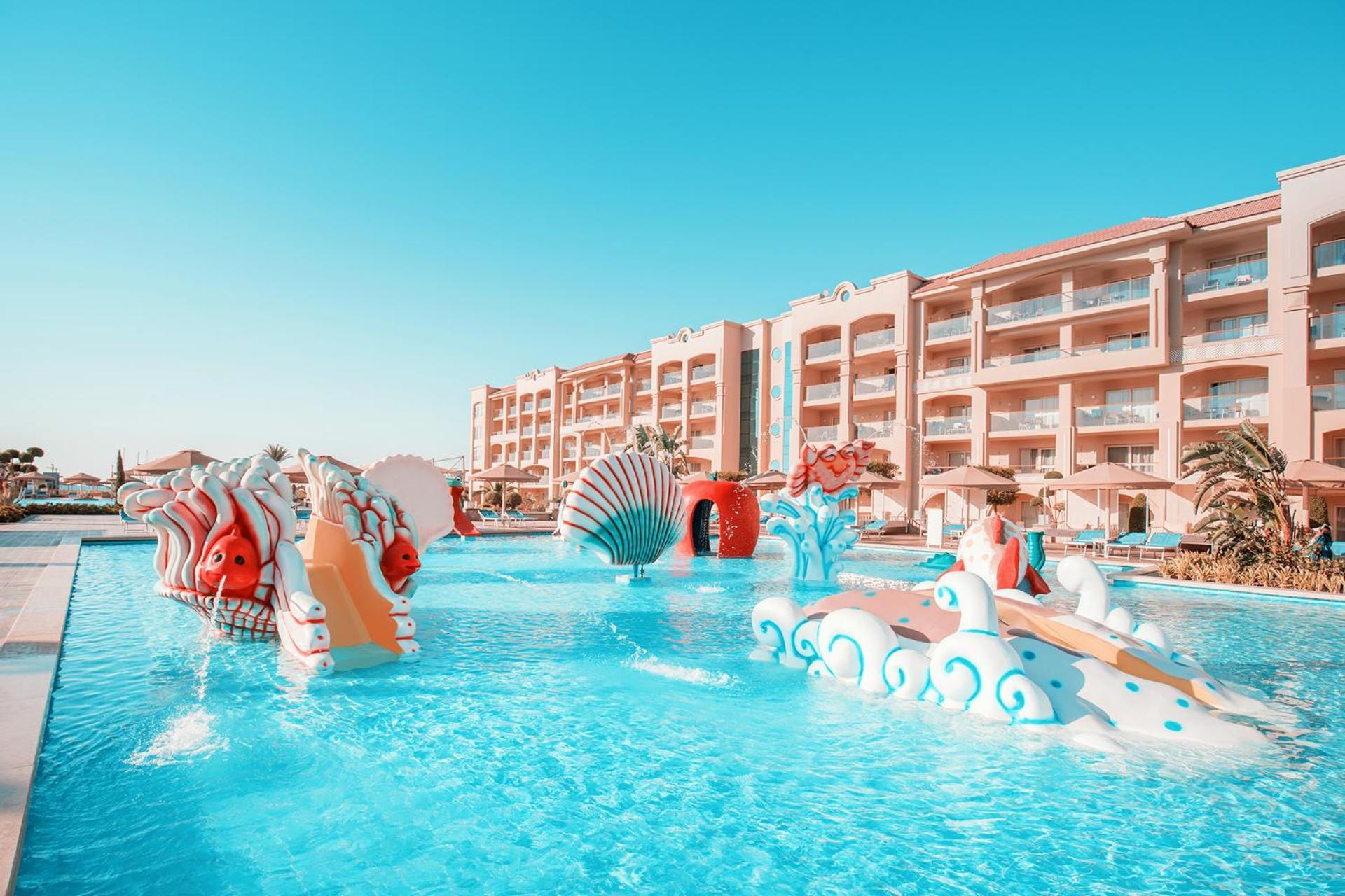 Pickalbatros White Beach Resort - Hurghada Ngoại thất bức ảnh The swimming pool at the hotel